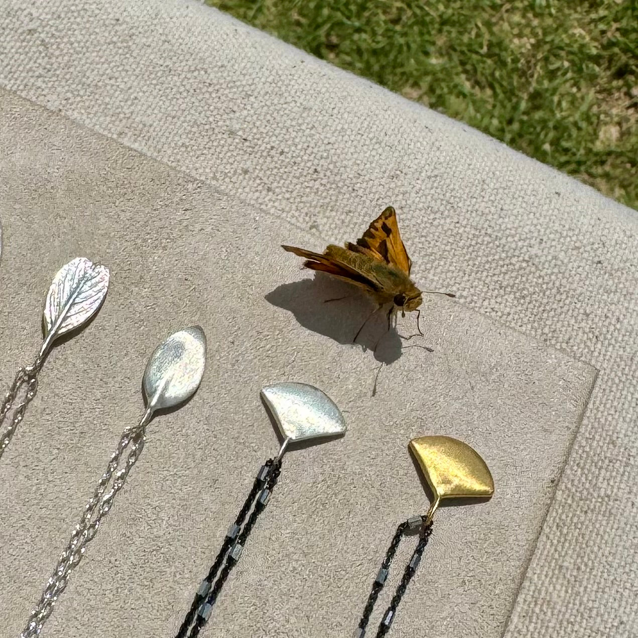 Fan Pendant Necklace